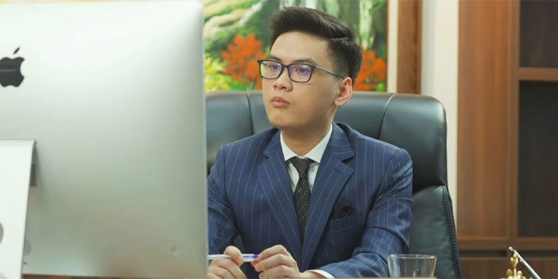 Tóm tắt tiểu sử của Quốc Hoàng